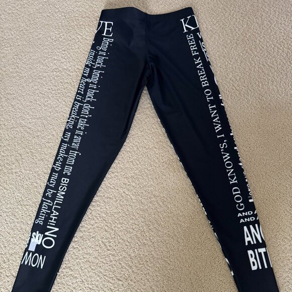 Queen Freddie Mercury Leggings Size Medium NWOT - Picture 2 of 3